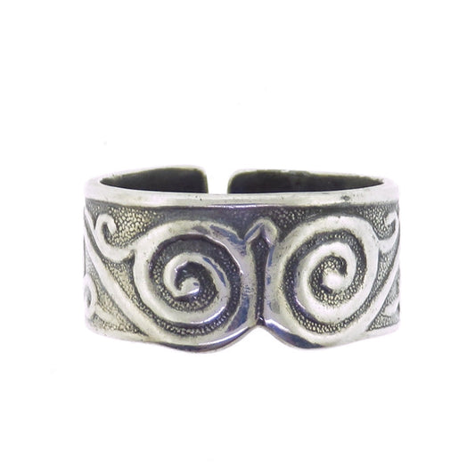 Tabra Silver Emboss Swirl Ring